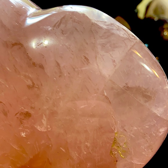 Huge Rose Quartz Crystal Heart Carving With Flash And Rainbows! - Picture 12 of 12
